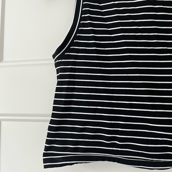 Aura stripped crop top size M/L - Picture 2 of 5